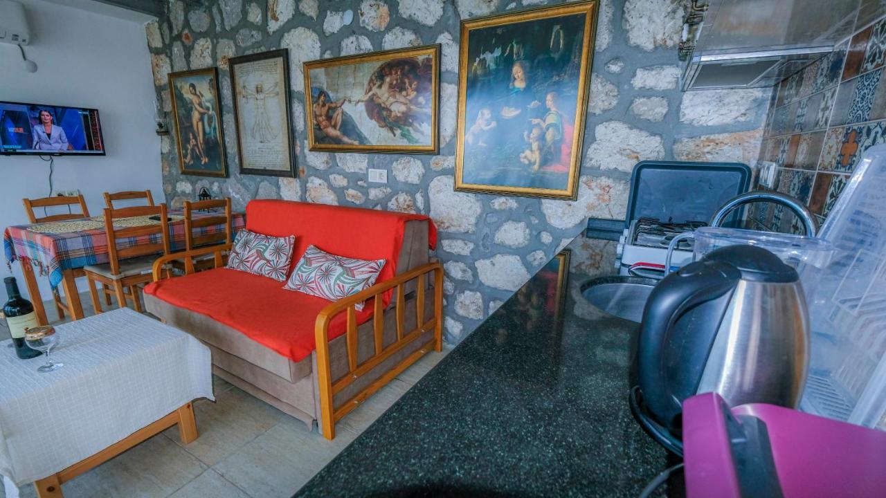 Teras Butik Apart Karaburun  Ngoại thất bức ảnh